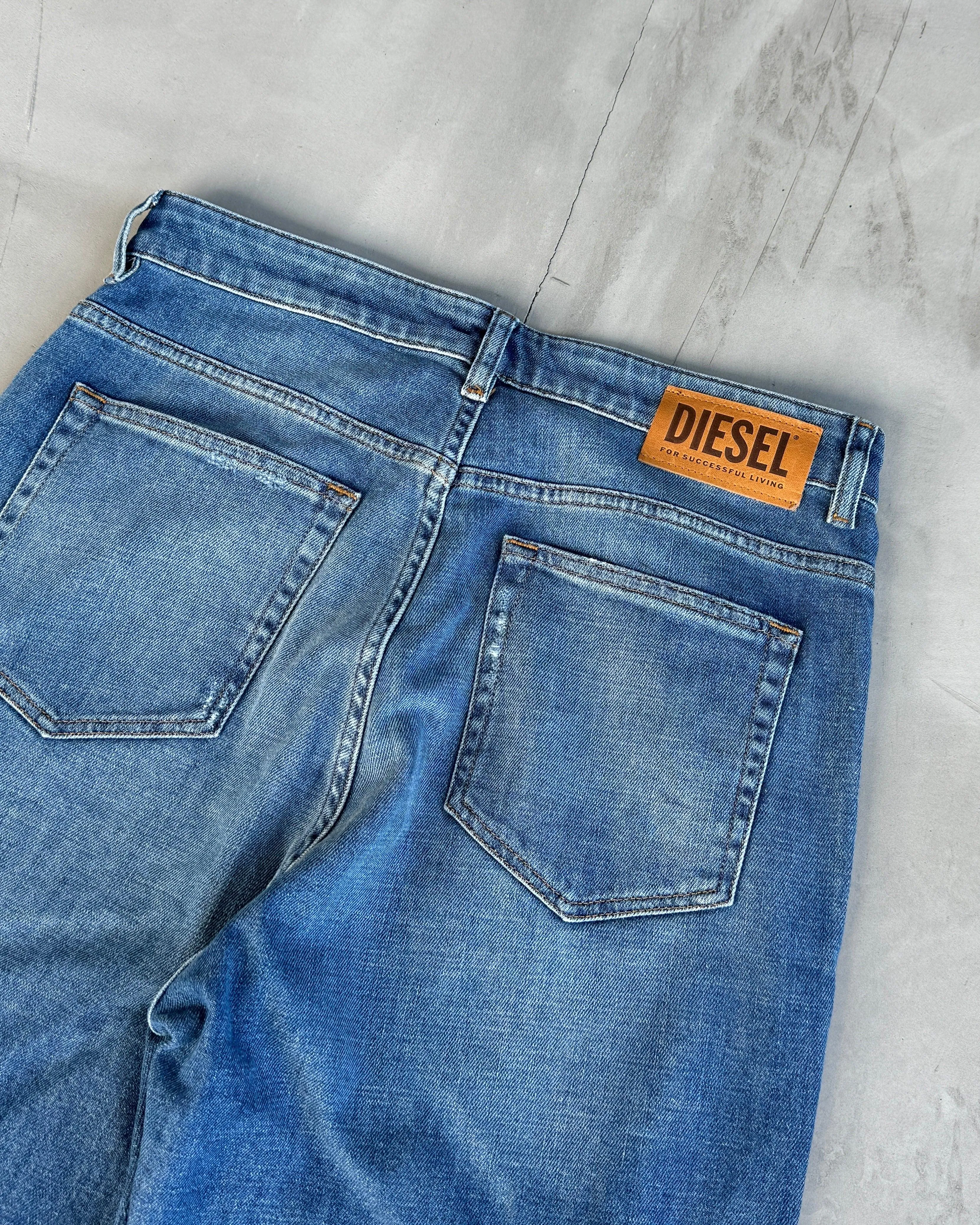 DIESEL DENIM STRAIGHT-LEG JEANS - W31