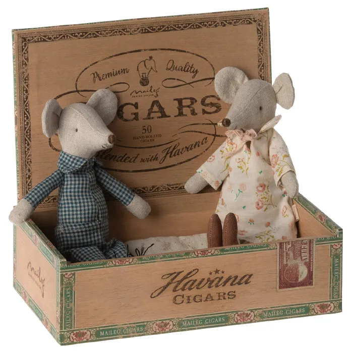 Maileg Toys Grandma And Grandpa Mice In Cigarbox