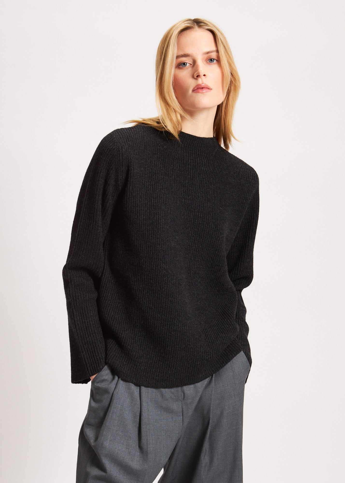 MERINO MOCK NECK SWEATER