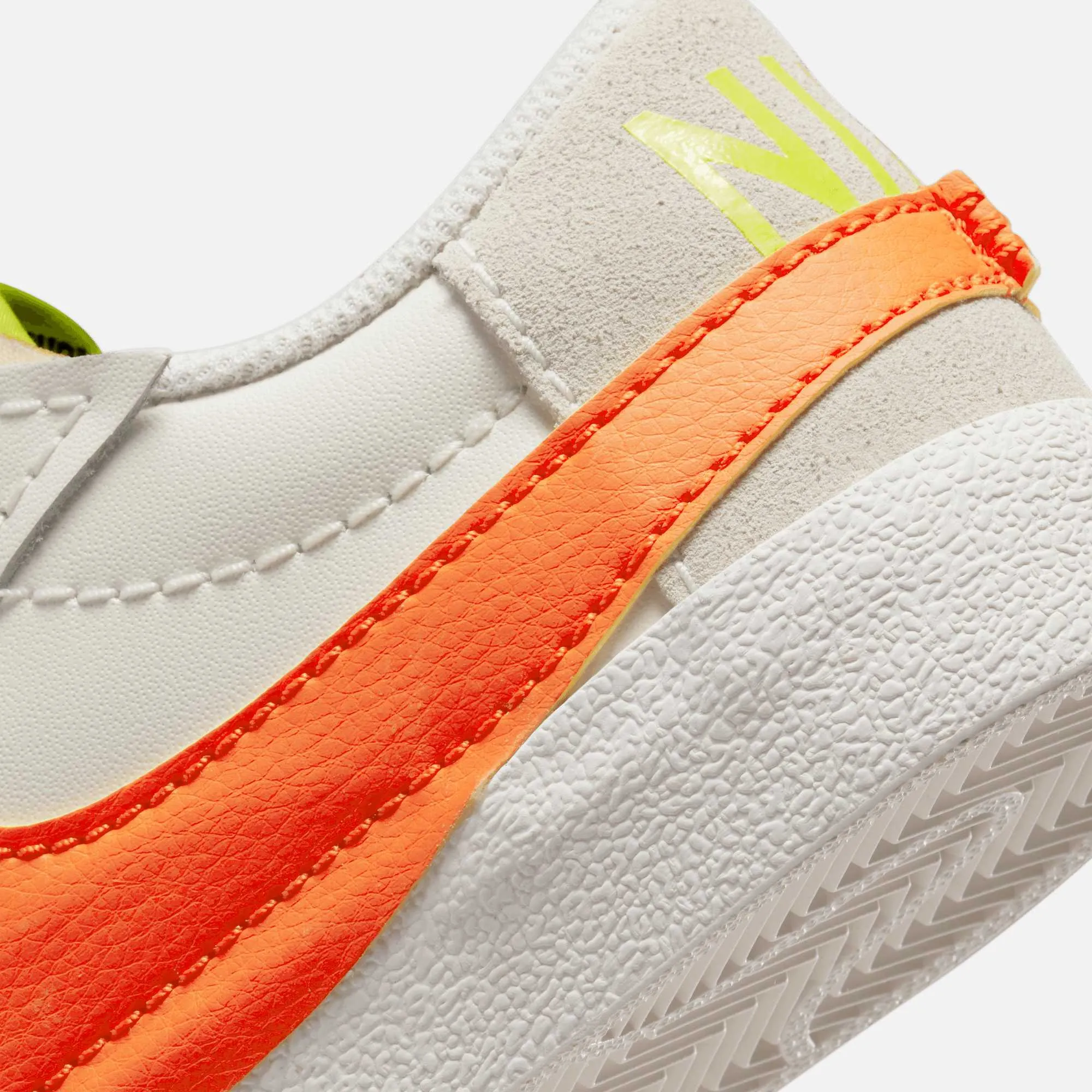 Nike Women's Blazer Low 77 Jumbo Sail Orange